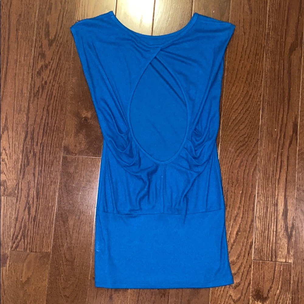 Super soft keyhole open back top